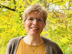 Auf dem Bild: Frau A.Rose, Förderschullehrerin Hören und Kommunikation