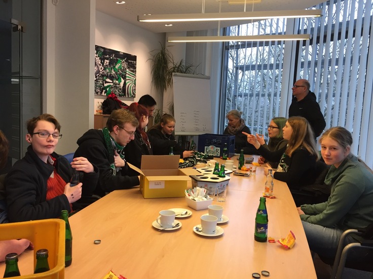 Gebärdenchor vom LBZH Hildesheim bei Hannover 96