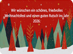 Bildbeschreibung: auf einer Weihnachtskarte sind gezeichnete Tannenbäume in Rot- und Grüntönen abgebildet. Der Hintergrund ist rot, es fallen Schneeflocken. Text – auf der Karte ;-)